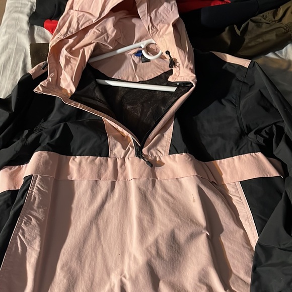 H&M colorblock windbreaker pullover - Picture 2 of 3